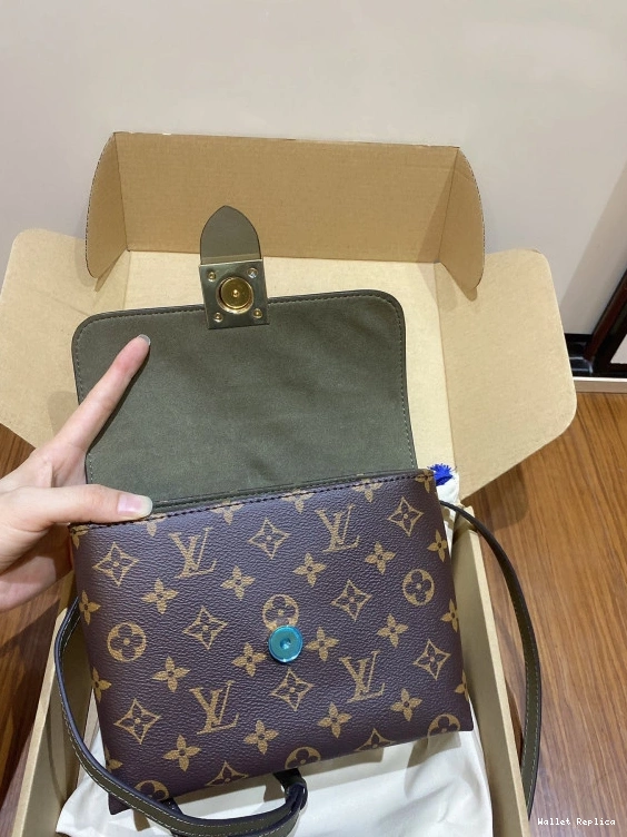 Cheap VUITTON LOUIS LOCKY BB 0810